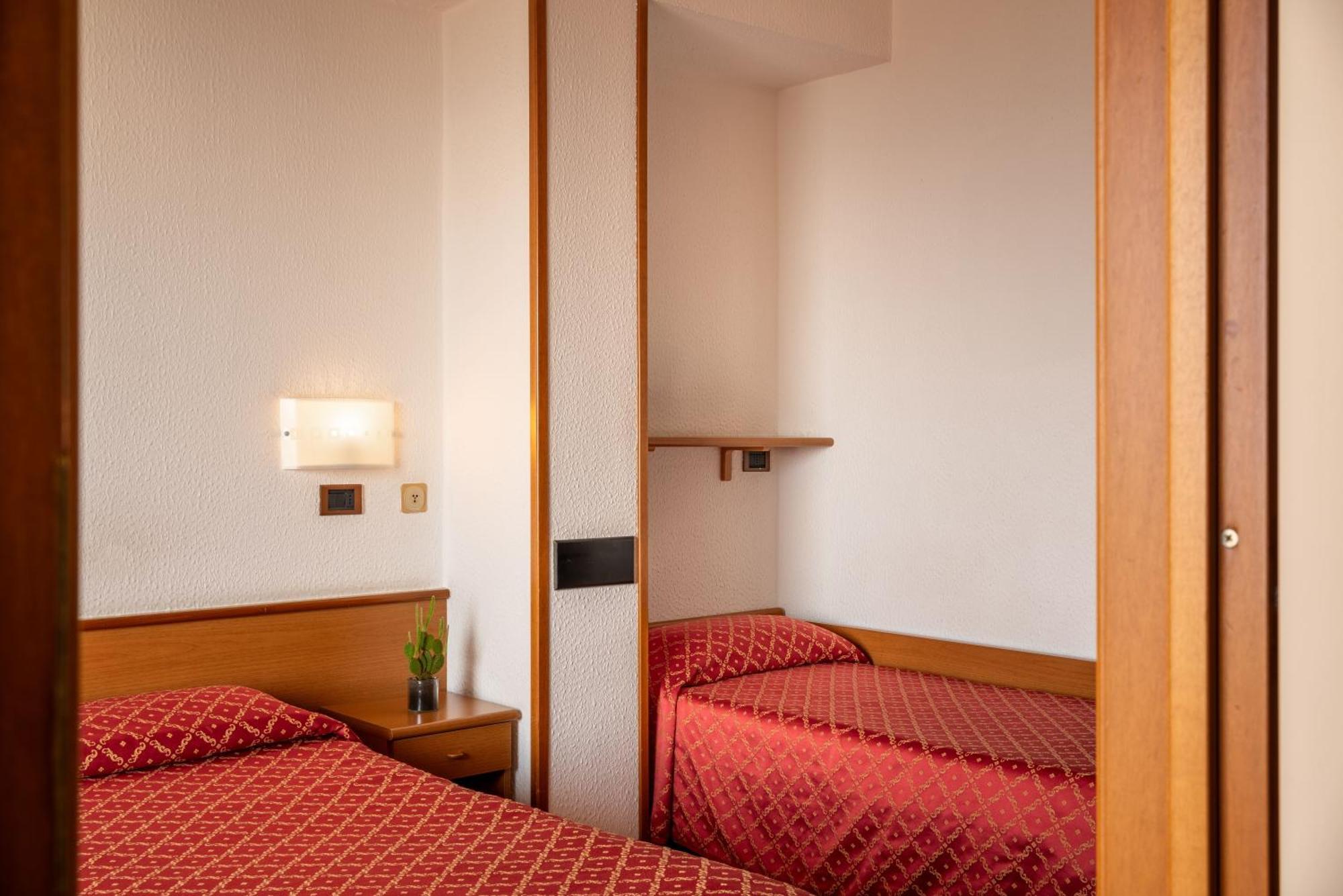 Hotel Careni Villa Italia Finale Ligure Εξωτερικό φωτογραφία