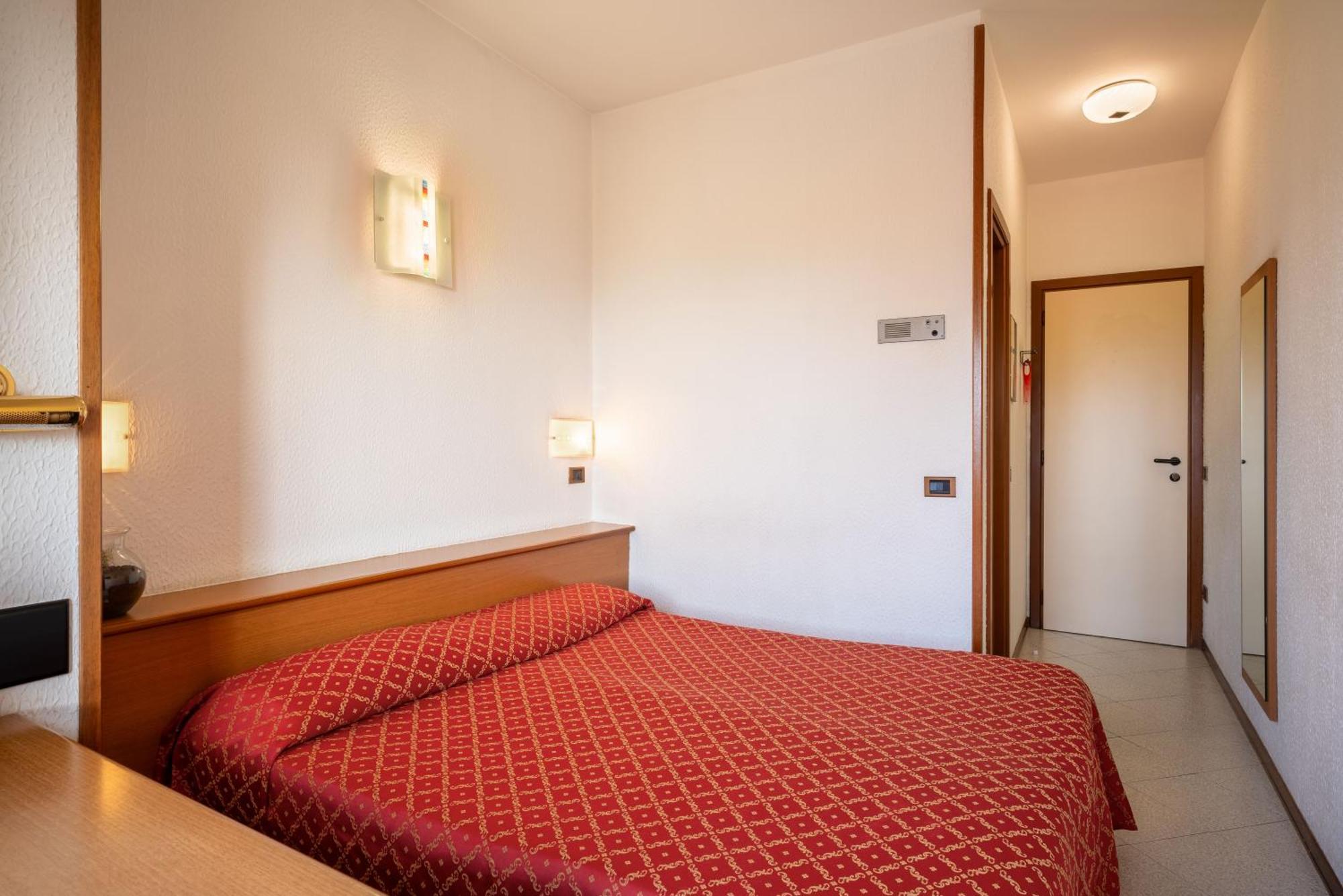 Hotel Careni Villa Italia Finale Ligure Εξωτερικό φωτογραφία